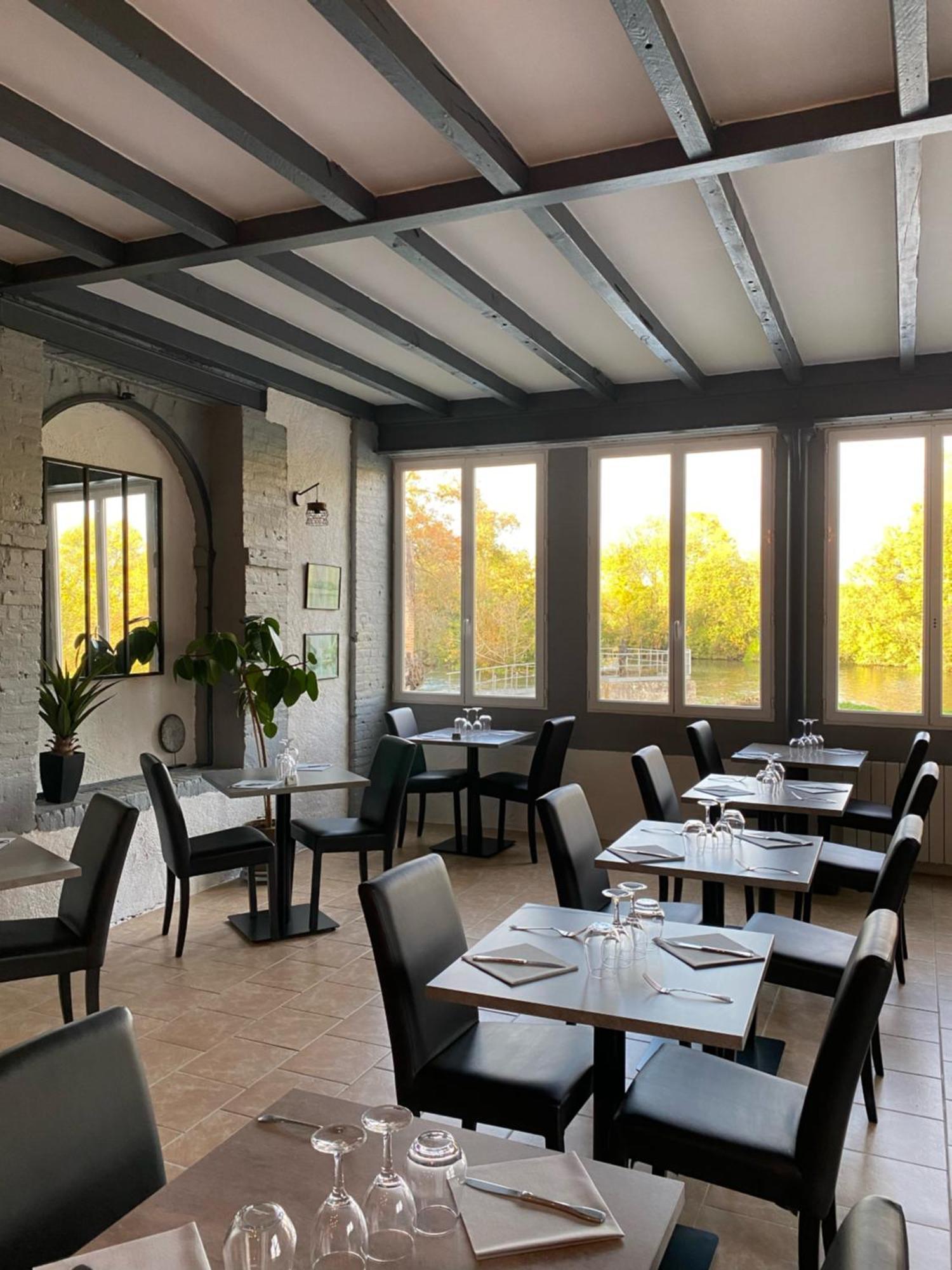 Domaine De La Courbe Hotel & Spa Le Lude Екстериор снимка