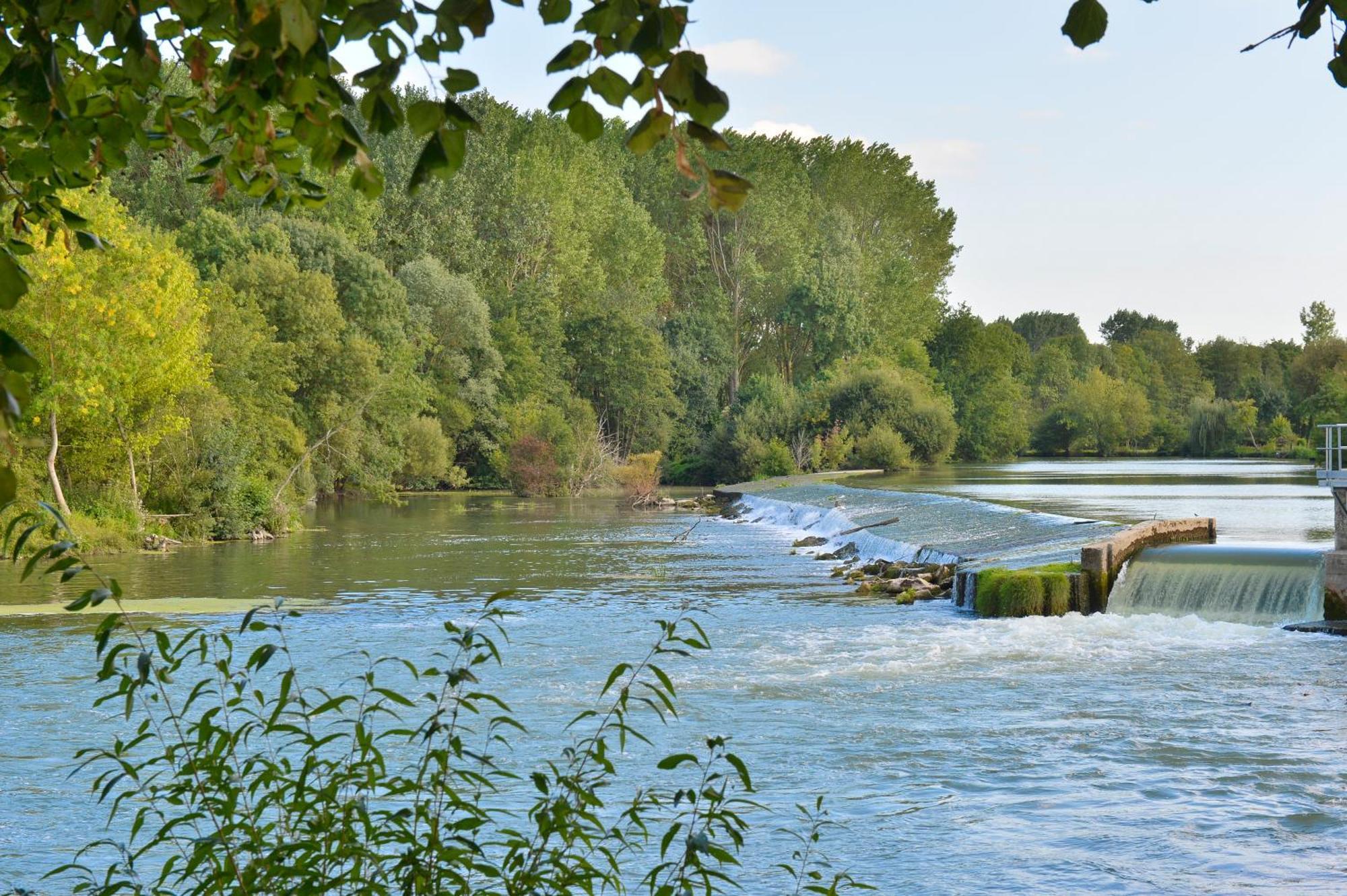 Domaine De La Courbe Hotel & Spa Le Lude Екстериор снимка