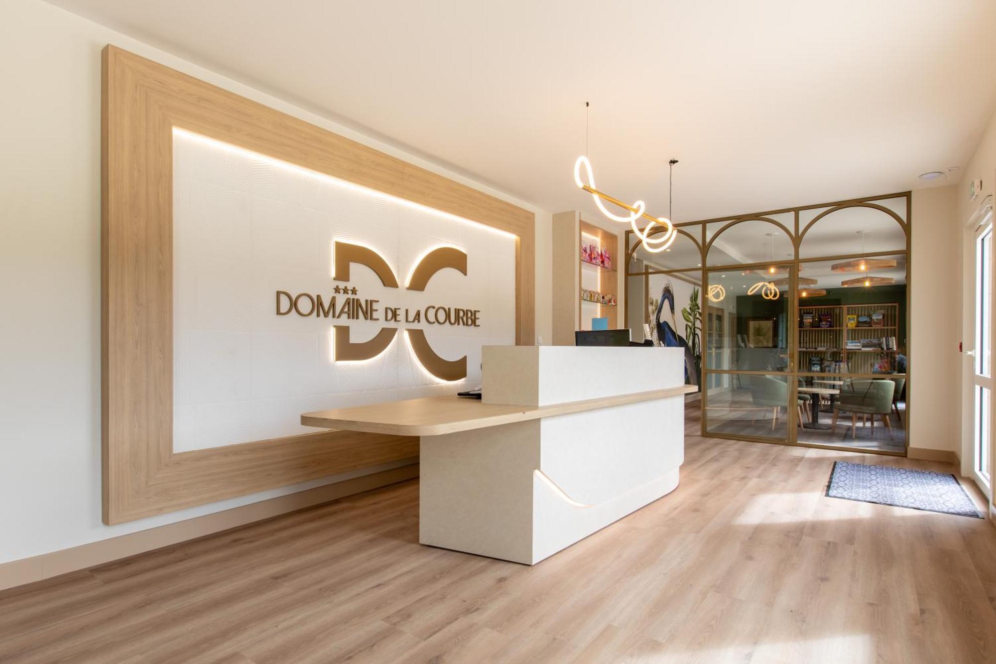 Domaine De La Courbe Hotel & Spa Le Lude Екстериор снимка